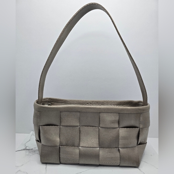 Harveys | Y2K tan beige woven seat belt strap mini shoulder bag purse - Picture 13 of 13